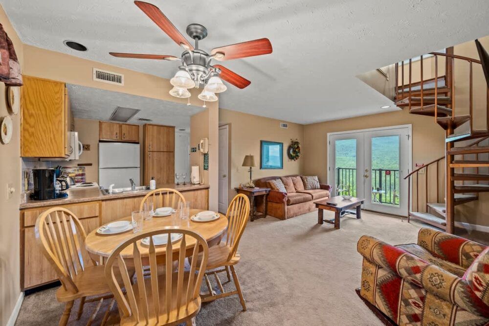 Rocky Top Oasis Main Image