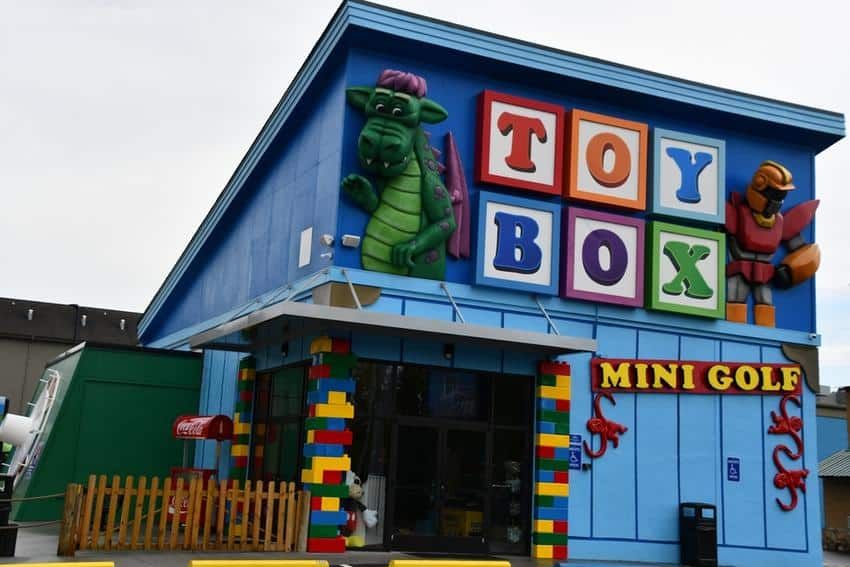 Toy Box Mini Golf Pigeon Forge Tennessee Featured 133Dc09E