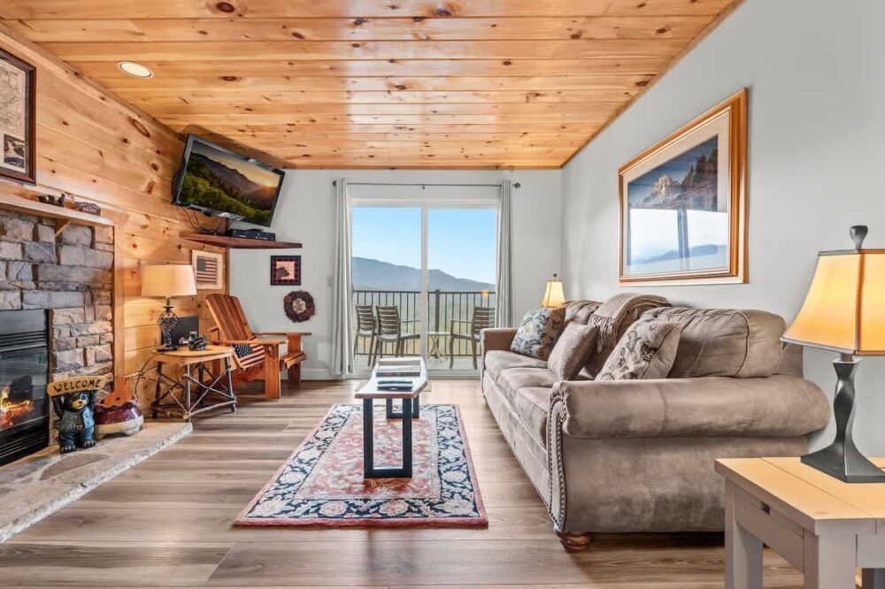 Whispering Woods Condo Main Image