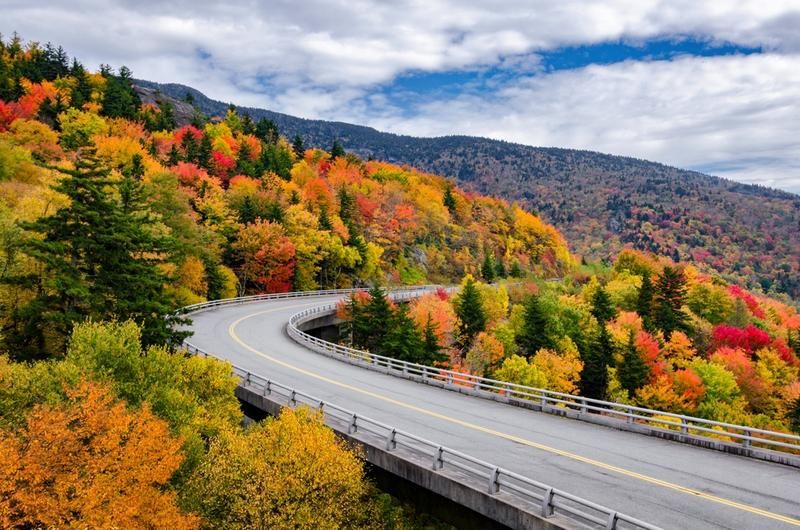 Autumn Foliage Blue Ridge Parkway North Carolina Featured 946C9Af2