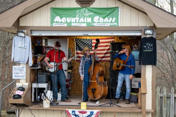 Mountain Grass Folk Bluegrass Band Gatlinburg