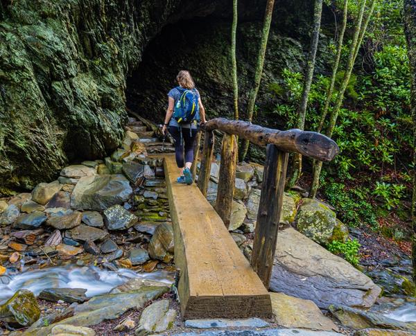 Very Best Time To Visit The Great Smoky Mountains National Park 4 Woman Hiking Alum Cave Trail Great Smoky Mountains National Park